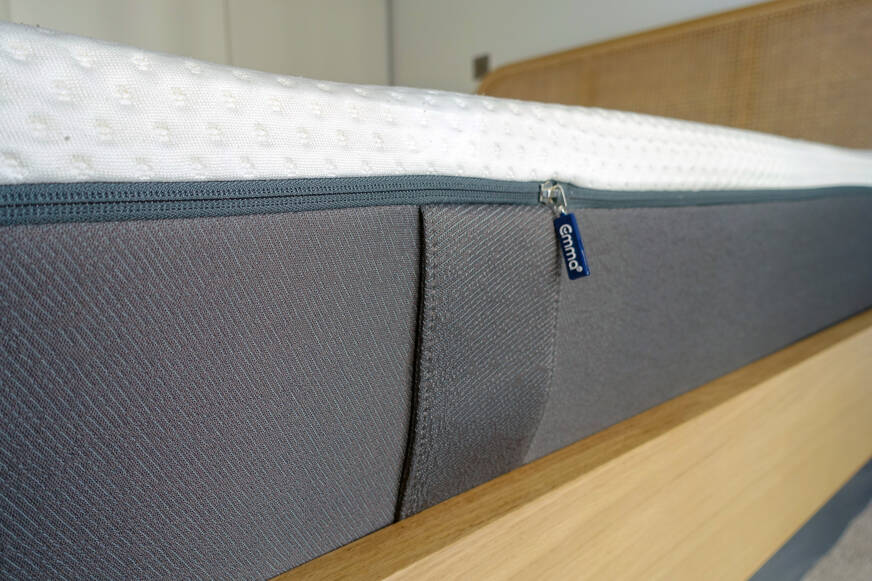 Emma Hybrid mattress
